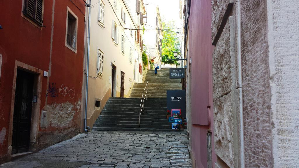 Apartment Asja Old City Center Pula Buitenkant foto