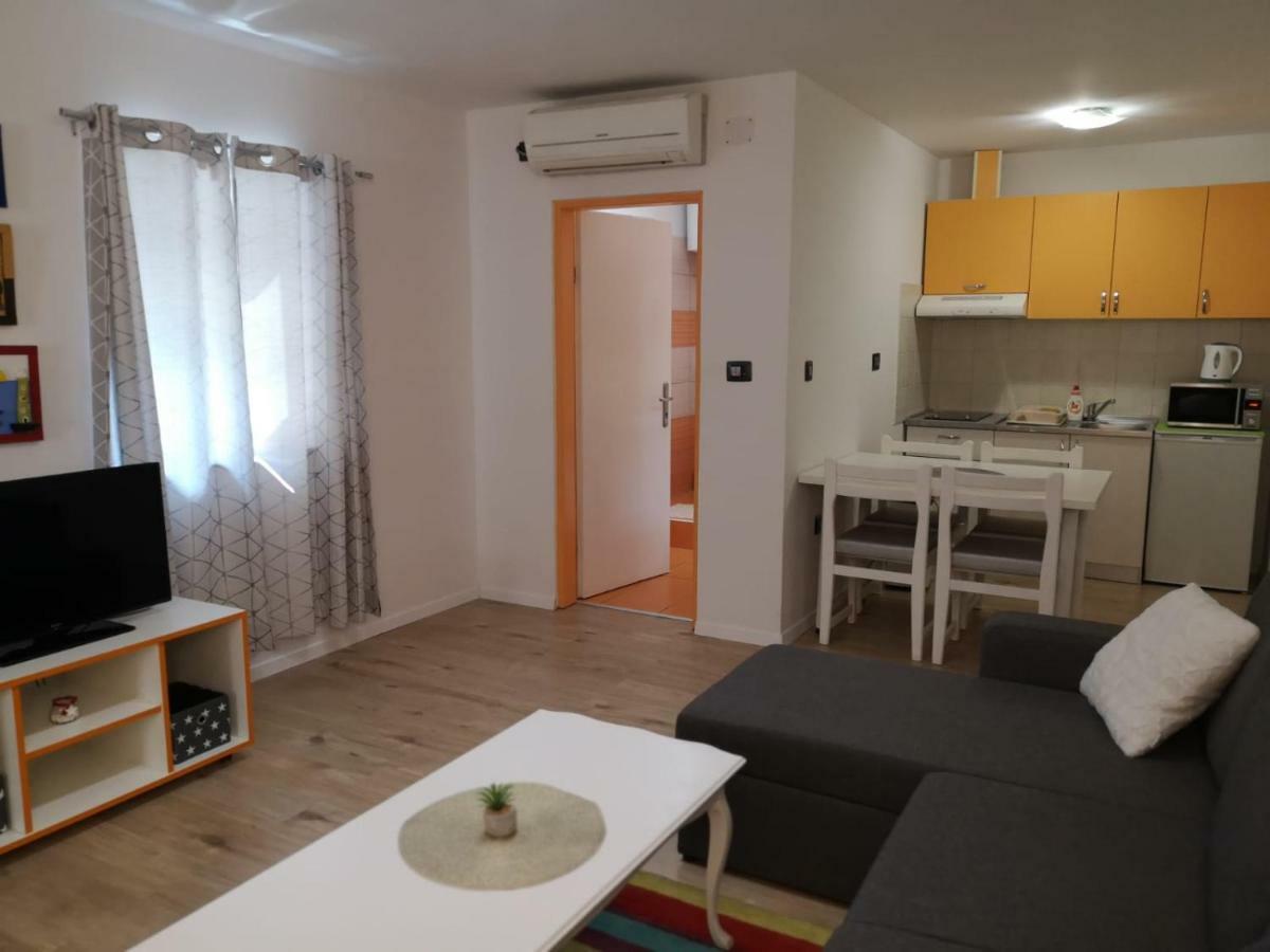 Apartment Asja Old City Center Pula Buitenkant foto