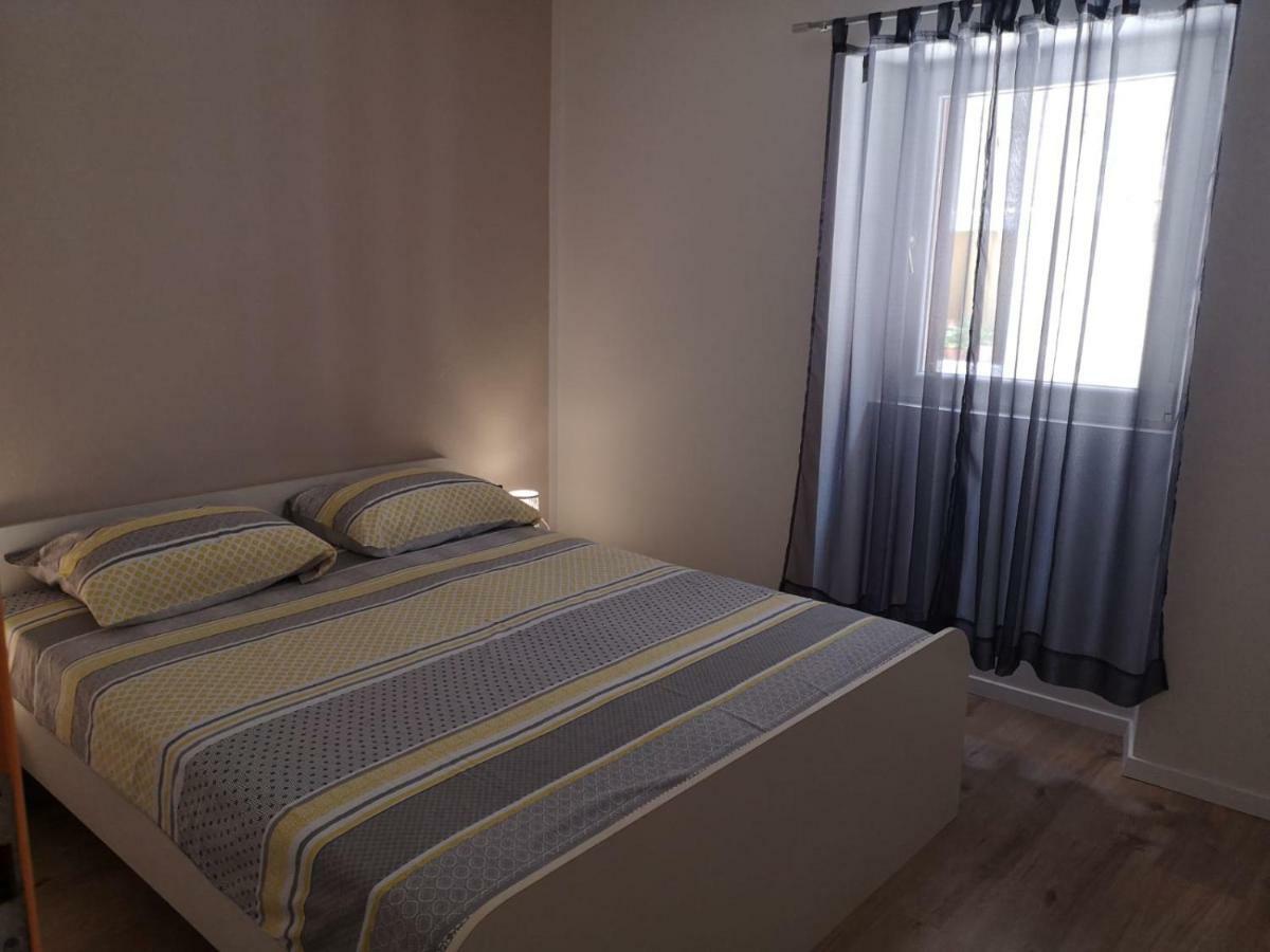Apartment Asja Old City Center Pula Buitenkant foto