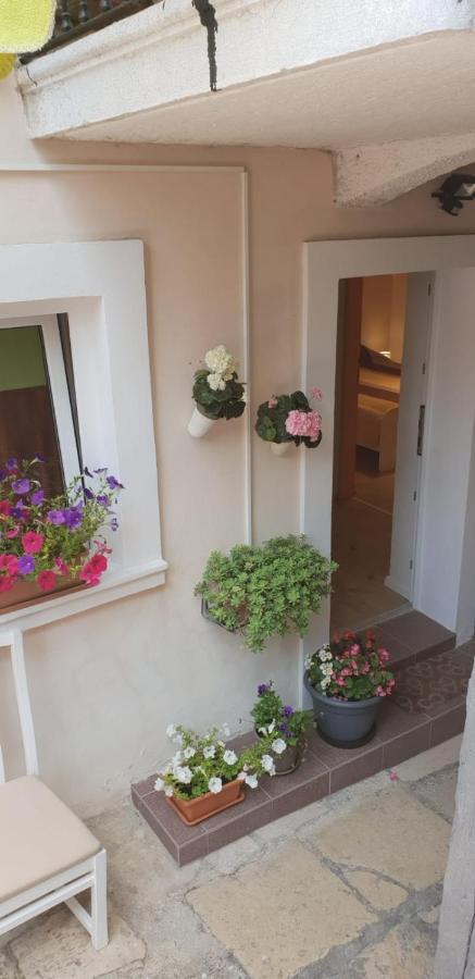Apartment Asja Old City Center Pula Buitenkant foto