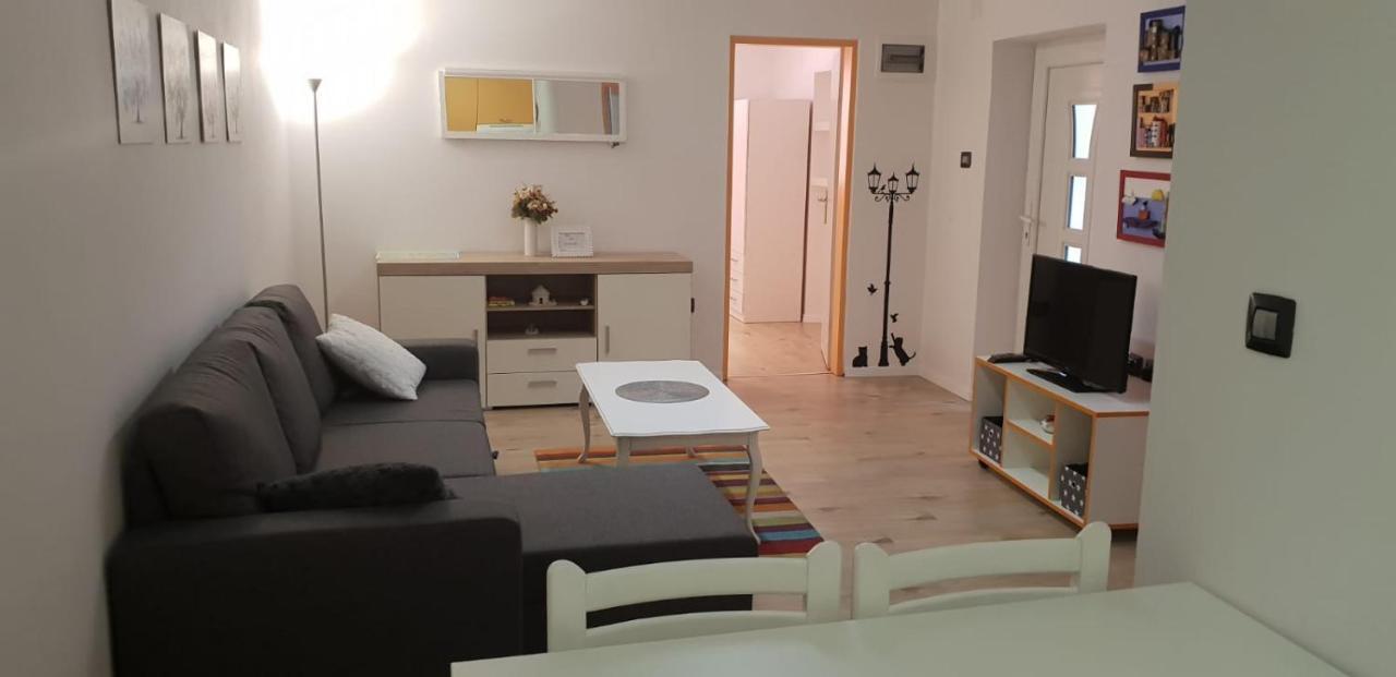 Apartment Asja Old City Center Pula Buitenkant foto